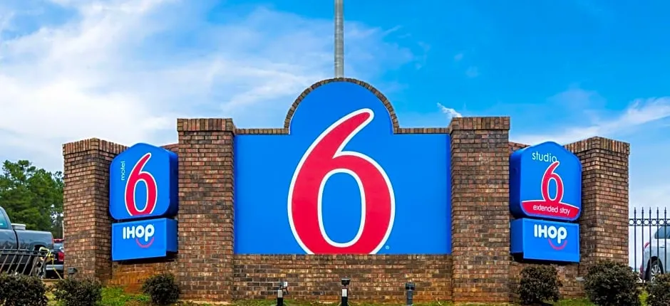 Studio 6 Lagrange