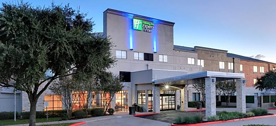 Holiday Inn Express & Suites Austin - Round Rock