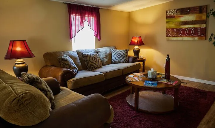 Room in Mobile Home Pleasant Days B&b Tropical Master Suite