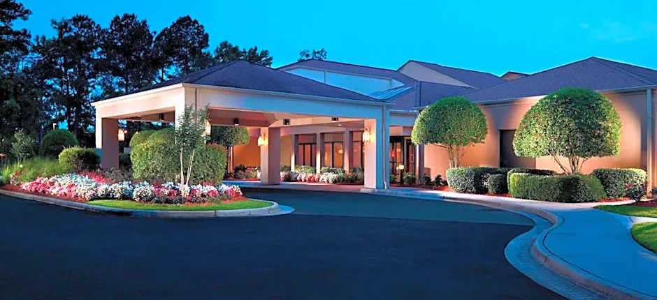 Courtyard by Marriott Savannah Midtown