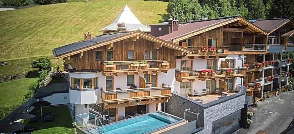 Hotel Astrid - Ski In - Ski Out