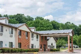 Super 8 Coshocton Roscoe Village