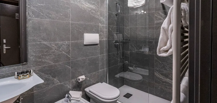 SMART HOTEL HOLIDAY