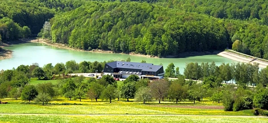 Stausee-Hotel