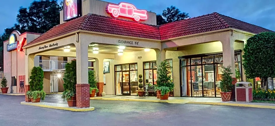 Days Inn by Wyndham Memphis at Graceland