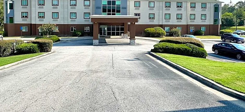Ramada by Wyndham Lithia Springs Atlanta