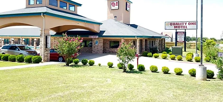 Quality One Motel