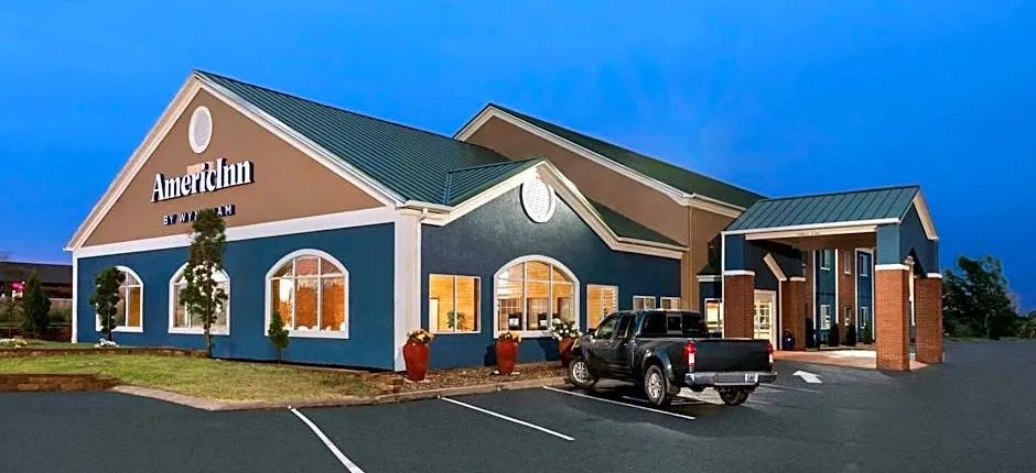 AmericInn by Wyndham Grinnell