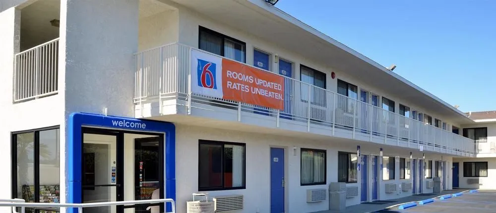 Motel 6 Palm Desert, CA - Palm Springs Area