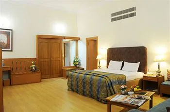Hotel Baseraa