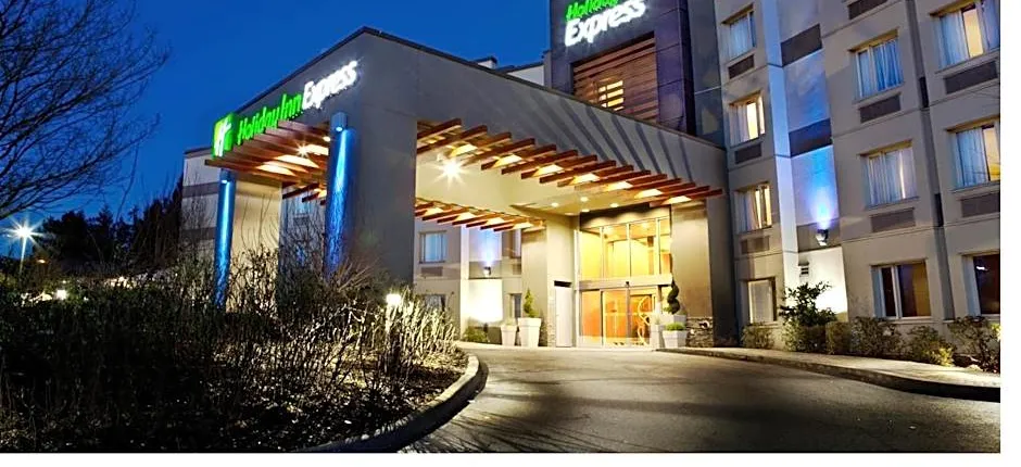 Holiday Inn Express-Langley By IHG