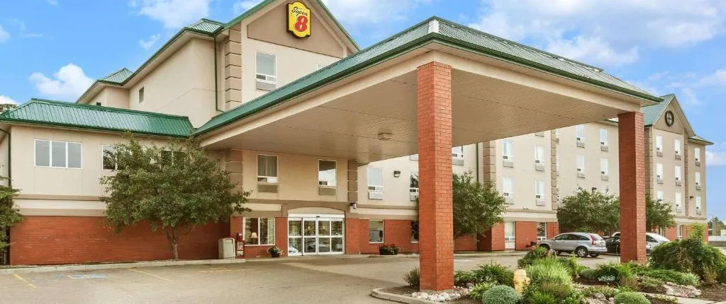 Super 8 by Wyndham Edmonton South