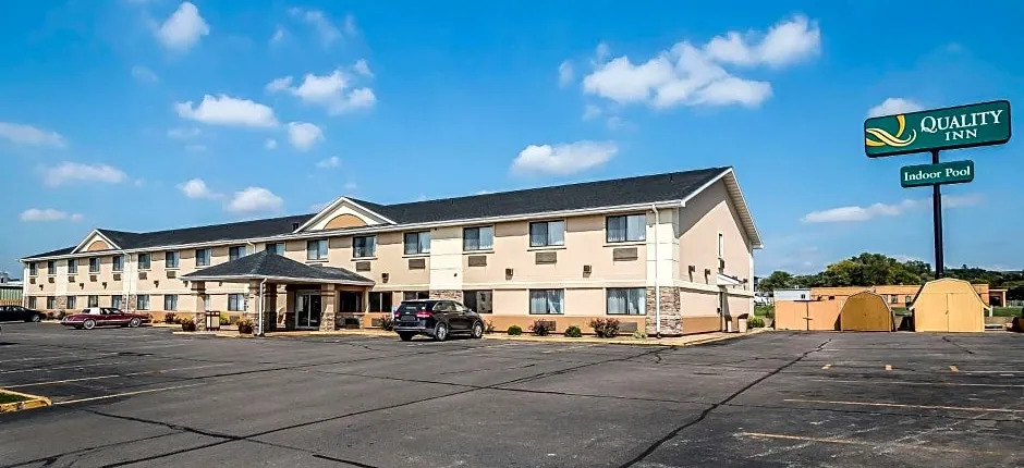 Quality Inn Coralville - Iowa River Landing