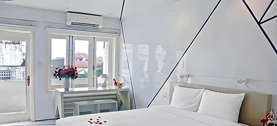 Thang Long Espana Hotel