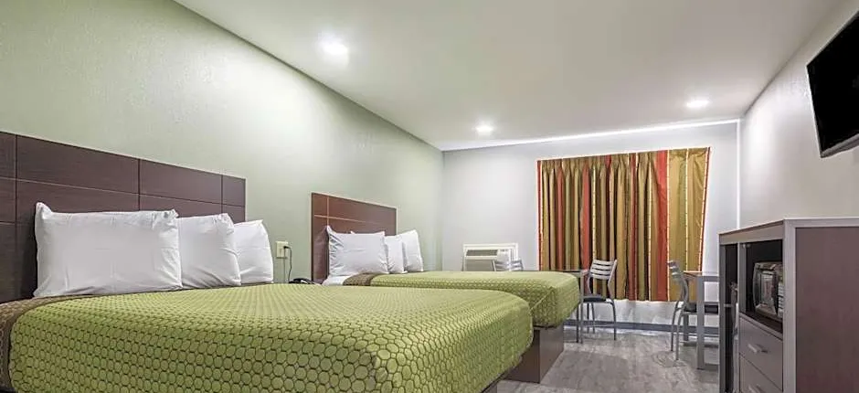 Scottish Inn and Suites Tomball