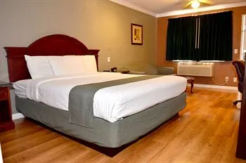 Dynasty Suites Hotel Riverside