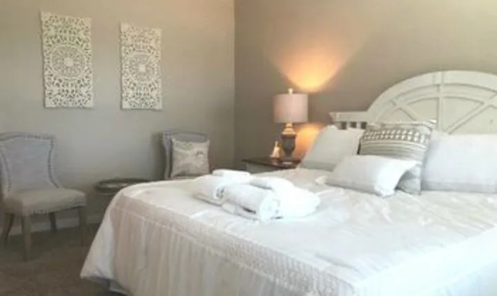 442 Captains Walk S 2 Bedroom Condo