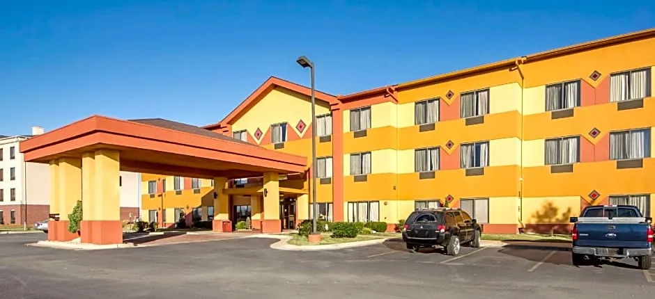 Quality Inn & Suites MidAmerica Industrial Park Area