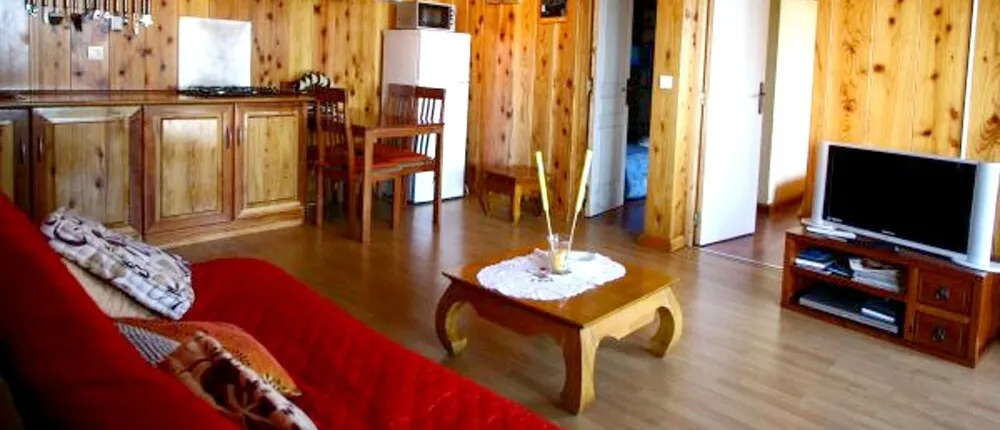 House With 2 Bedrooms in La Posséssion, With Wonderful sea View, Enclo