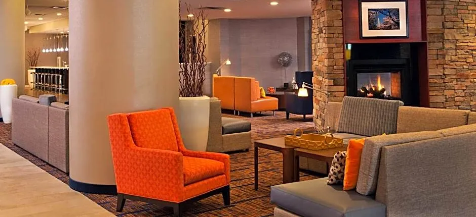 Courtyard by Marriott Alexandria Pentagon South