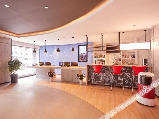 Ibis Hotel (Hebi east railway station store)