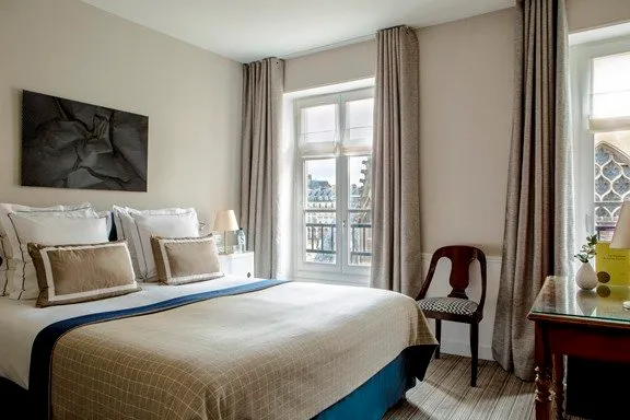 Hotel De La Place Du Louvre