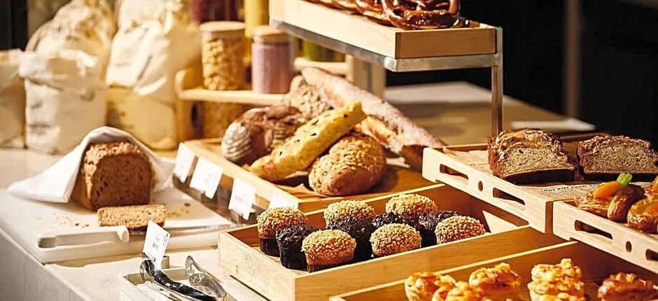 HUALUXE Ningbo Harbor City By IHG
