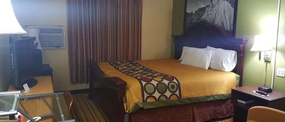 Super 8 by Wyndham Minot Airport
