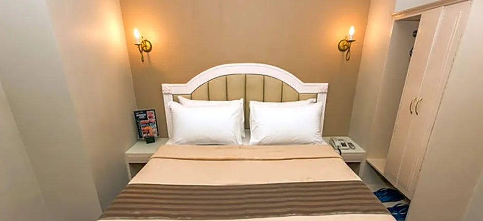 Urban Travellers Hotel