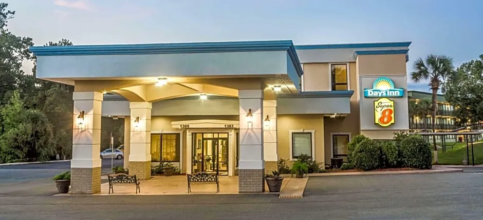 Super 8 by Wyndham Valdosta Mall