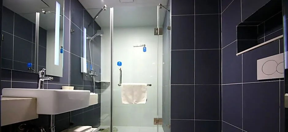 Hanting Hotel Fengcheng Phoenix Station