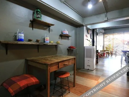 Aeou Hostel & Coffee - Adults Only