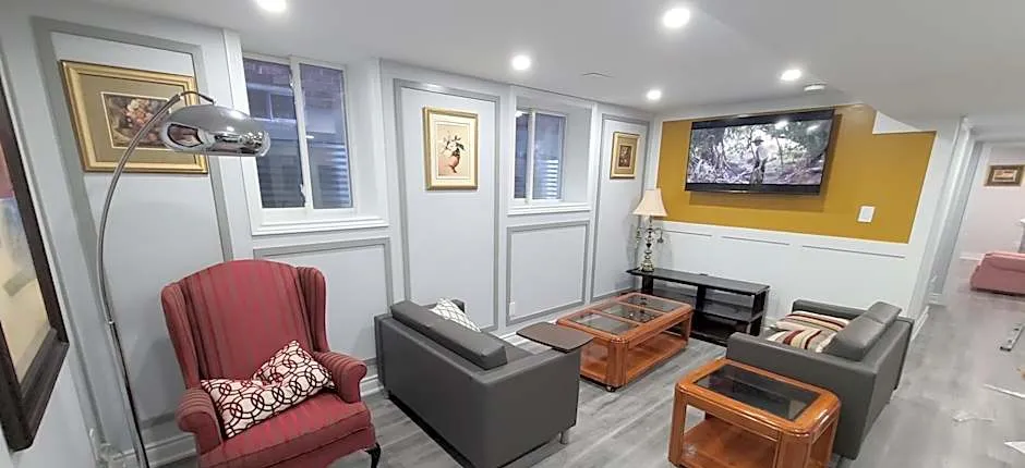 LUXURY 2-BEDROOMS UNIT WITH WIFI, LDR & PARKING.