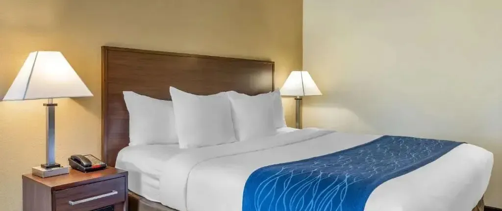 Clarion Inn & Suites Orange County John Wayne Airport