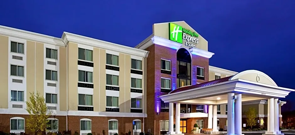 Holiday Inn Express & Suites Niagara Falls By IHG