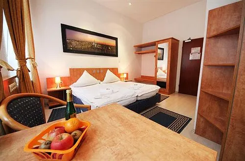 City Hotel Storch