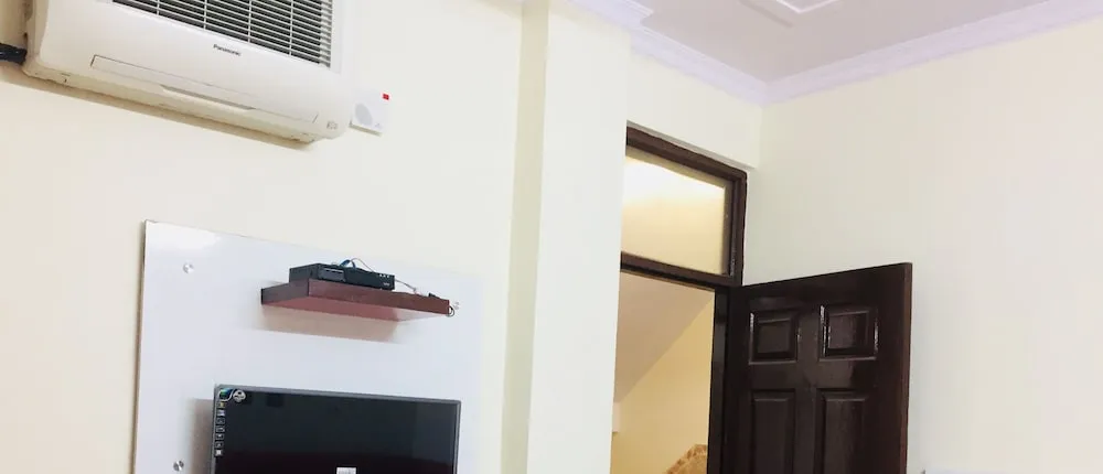 Hotel Tushar Continental