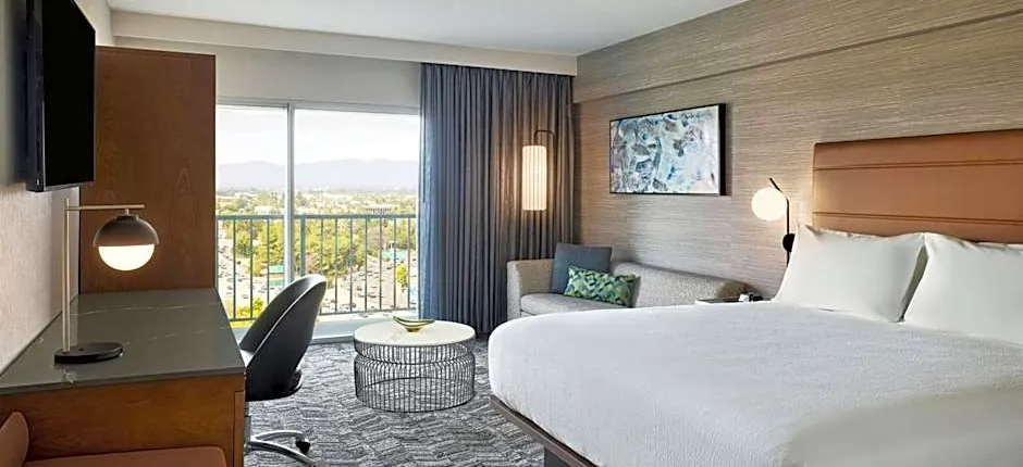 Courtyard by Marriott Los Angeles Sherman Oaks