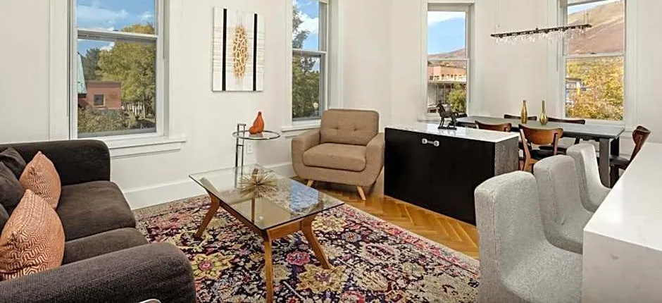 Independence Square 203, Stunning Suite w/ Great Views of Downtown Aspen