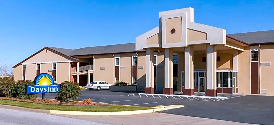 Days Inn by Wyndham Lawton