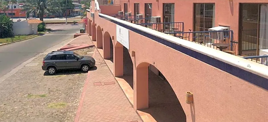 Los Jitos Hotel & Suites