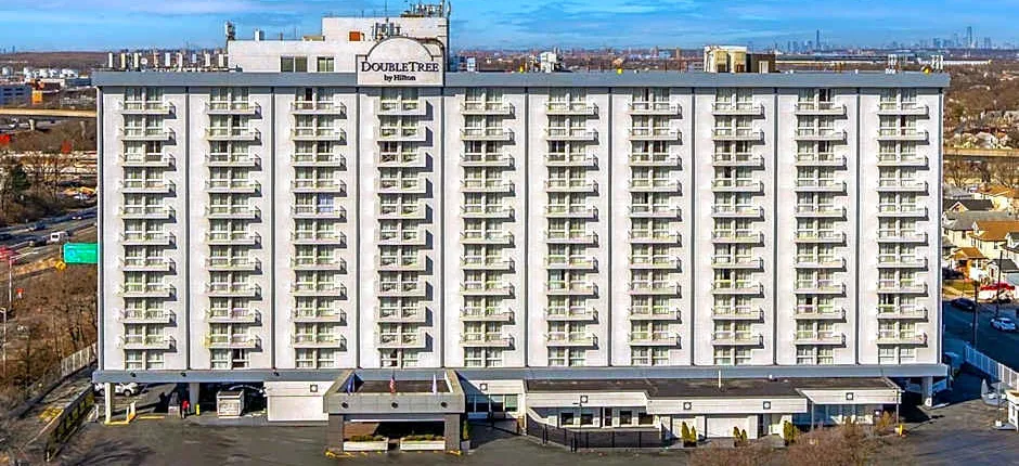 DoubleTree by Hilton New York JFK Airport
