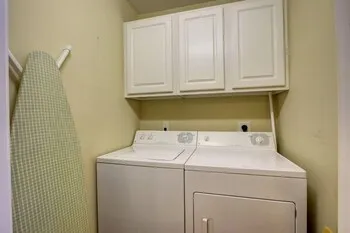 7507 Beach Dr Pickled Parrot Perch House