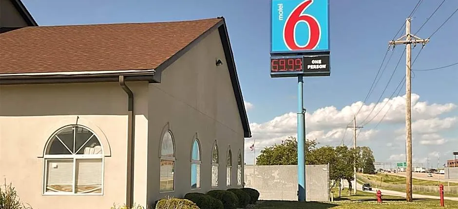 Motel 6 Omaha - IAT West