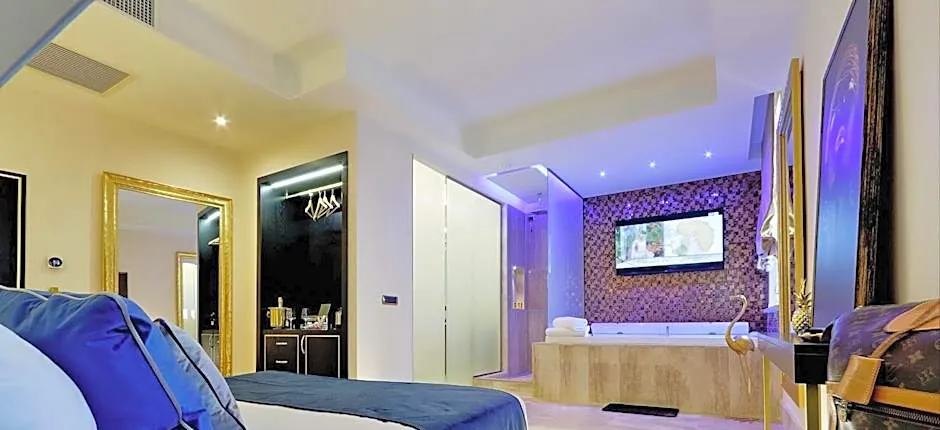 Spanish Diamond Luxury Suites & Jacuzzi