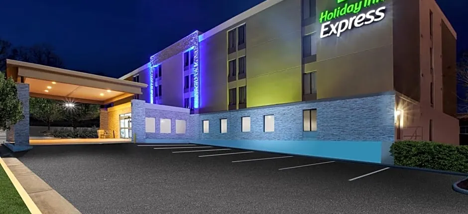 Holiday Inn Express Fairfax-Arlington Boulevard By IHG