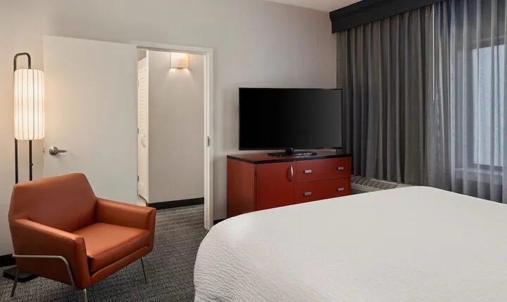 Courtyard Chicago Waukegan Gurnee