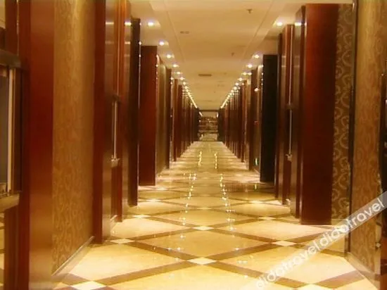 Grand Emperor Hotel
