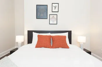 Open Concept 2BR in Wicker Park by Sonder