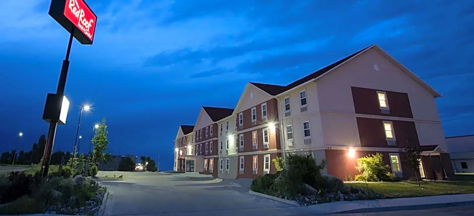 Red Roof Inn & Suites Dickinson